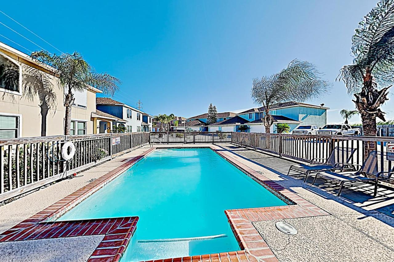 Village Townhomes On The Greens Corpus Christi Exterior photo